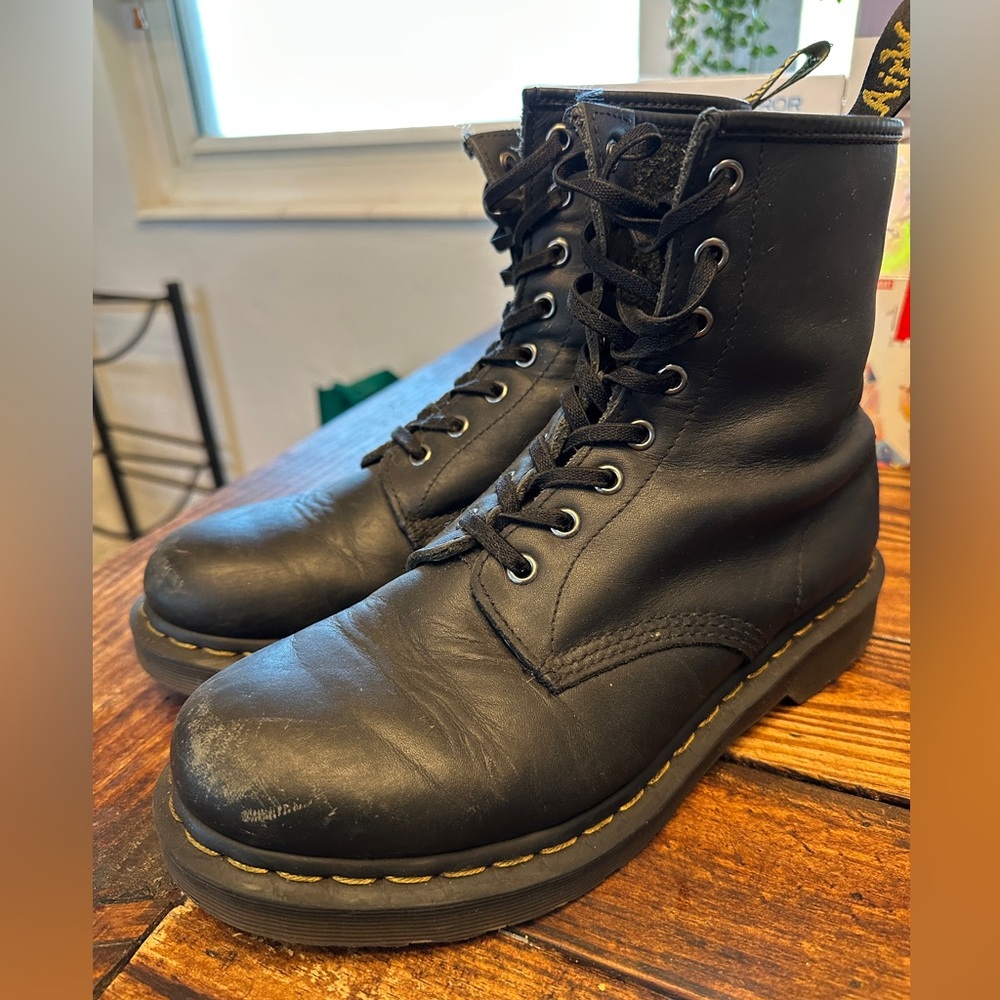 Used Dr. Martens Women’s Leather Boots